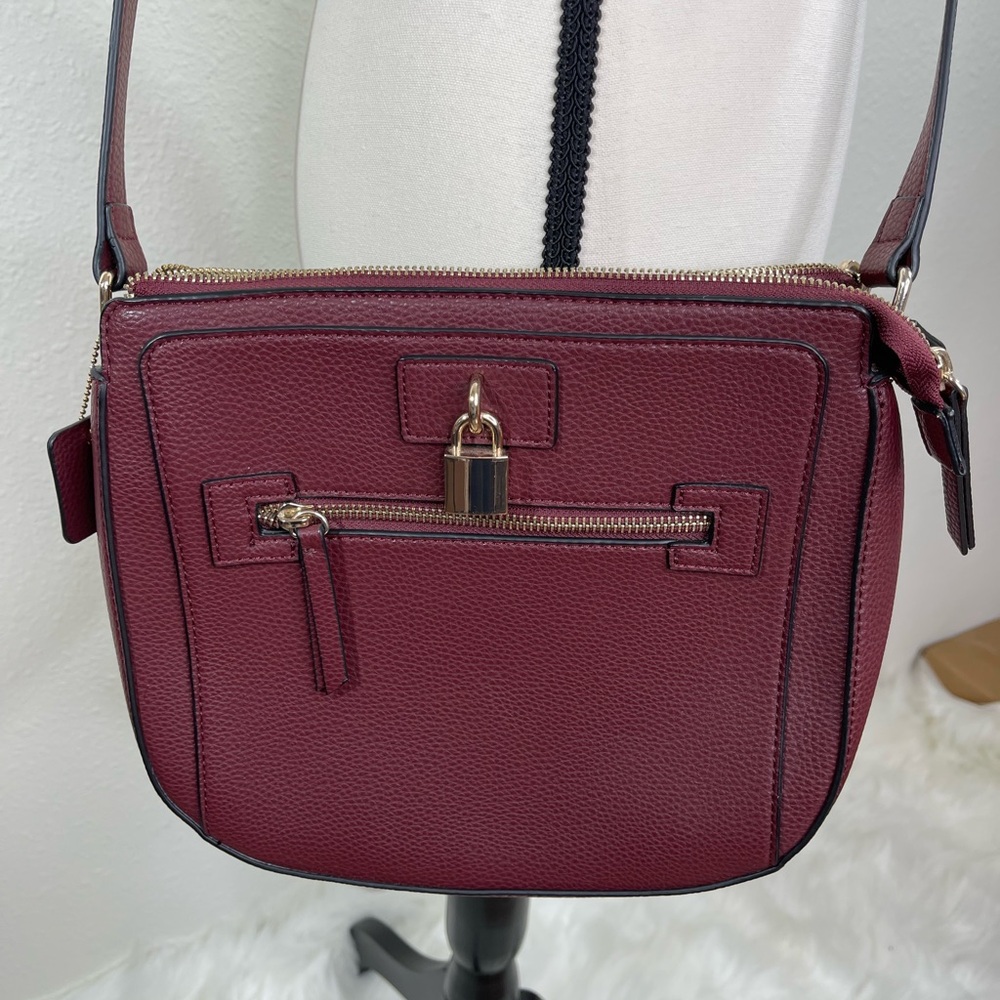 Kelly & Katie Crossbody Burgundy Purse Bag. EUC Like New!